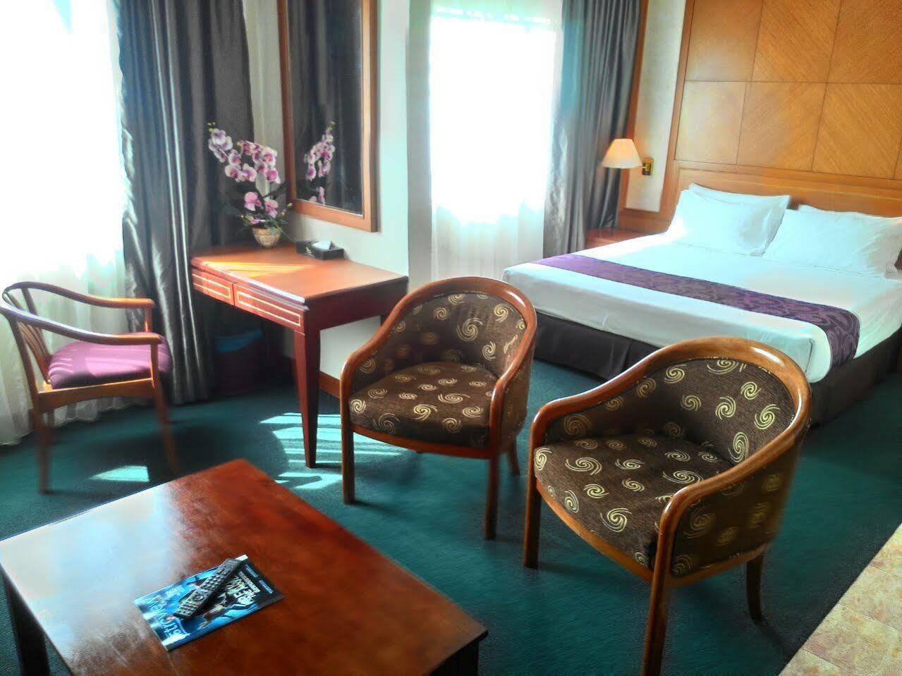 Orkid Hotel Melaka Extérieur photo